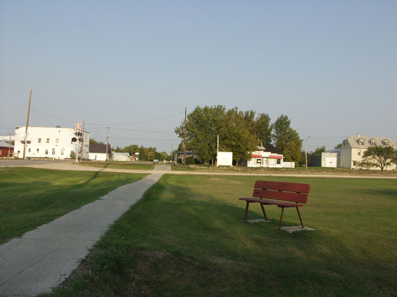 File:Dominion City, Manitoba.jpg