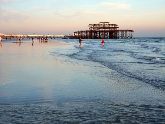 File:Evening low tide west of West Pier, Brighton - geograph.org.uk - 4679278.jpg