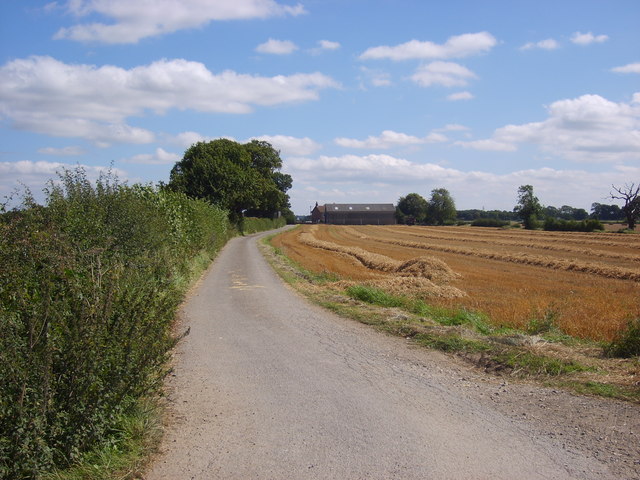 File:Farm Track - geograph.org.uk - 534819.jpg