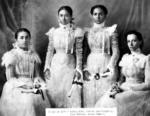 File:Graduating Class of the Kamehameha School for Girls, 1899.jpg