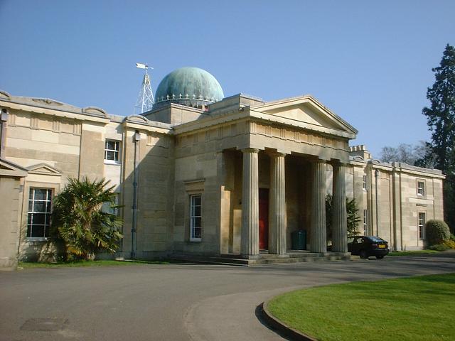 File:IoA-Cambridge-Obs-Building.jpg