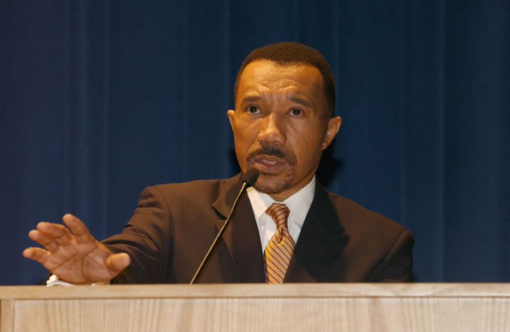 File:Kweisi Mfume delivering speech at NOAA.jpg