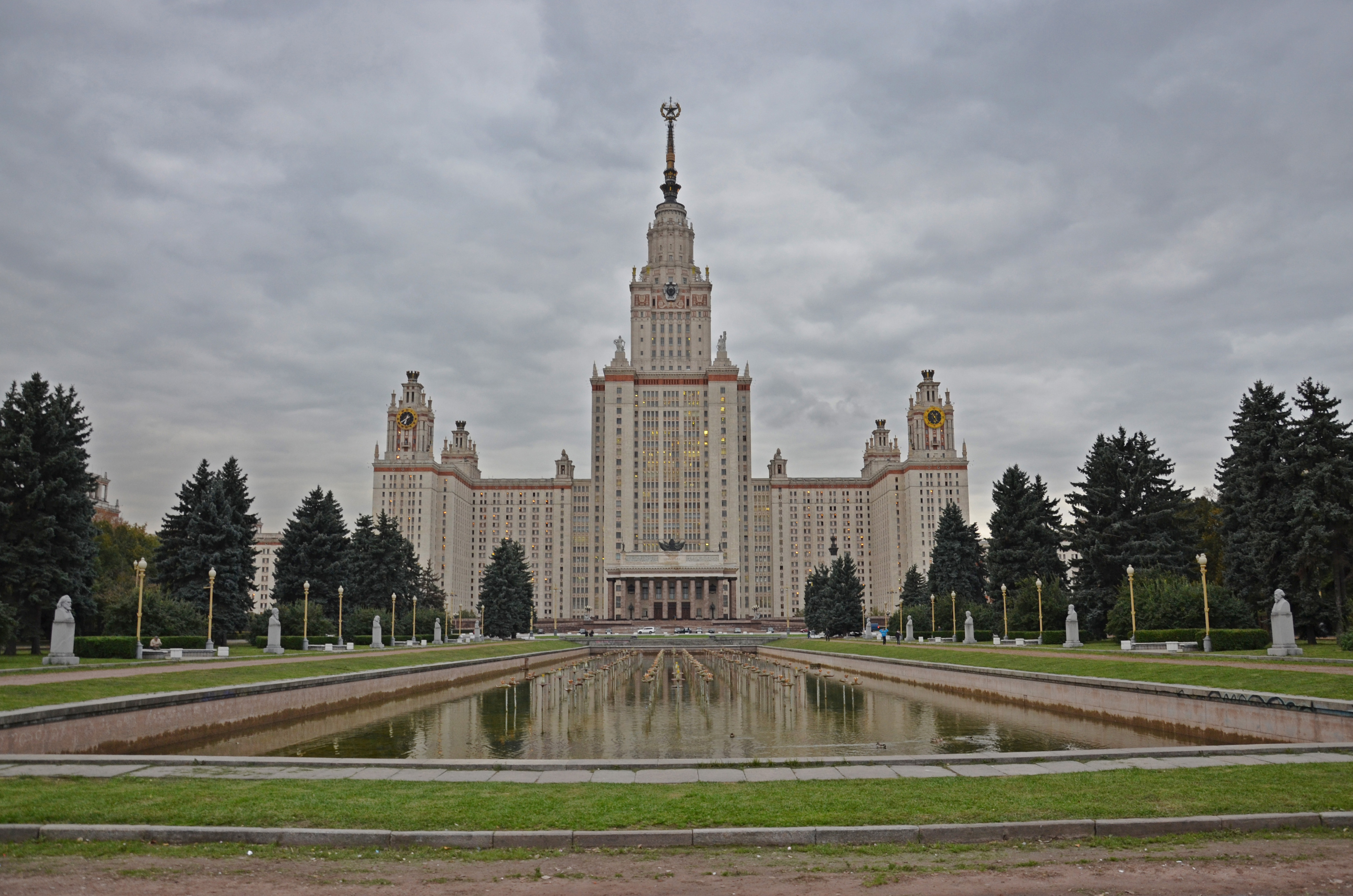 Установить мгу. Московский государственный университет имени м.в.Ломоносова，МГУ. Сталинские высотки МГУ. МГУ им Ломоносова Москва. Университет Ломоносова в Москве.