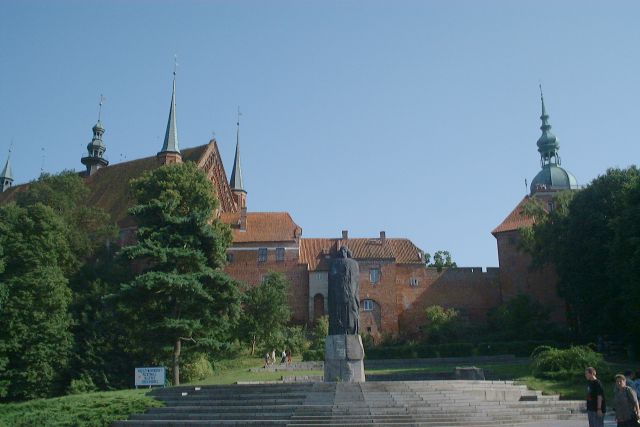 File:Poland Frombork - Cathedral Hill.jpg