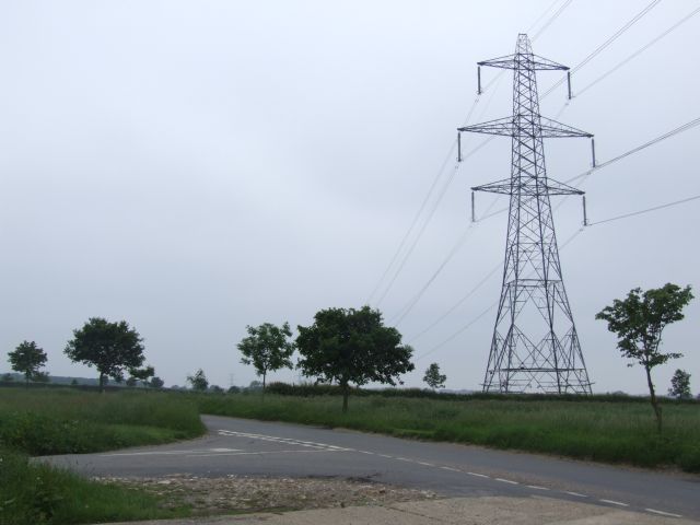 File:Pylon at Junction, Bradenham Lane. - geograph.org.uk - 463574.jpg