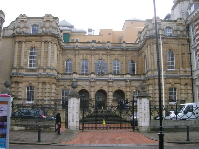 File:Reading Crown Court.jpg