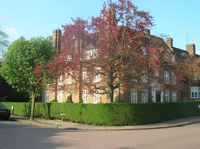 File:Rotherwick Court, Rotherwick Road NW11 - geograph.org.uk - 1262521.jpg