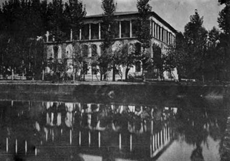 File:Saltanatabad palace.jpg