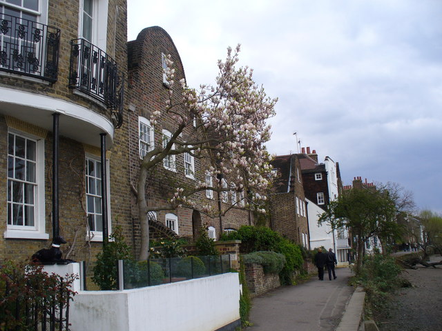 File:Strand on the Green - geograph.org.uk - 1230466.jpg