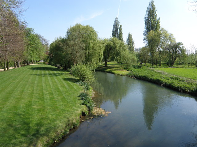 The view from Blunham bridge of the upstream River Ivel - geograph.org.uk - 1285341