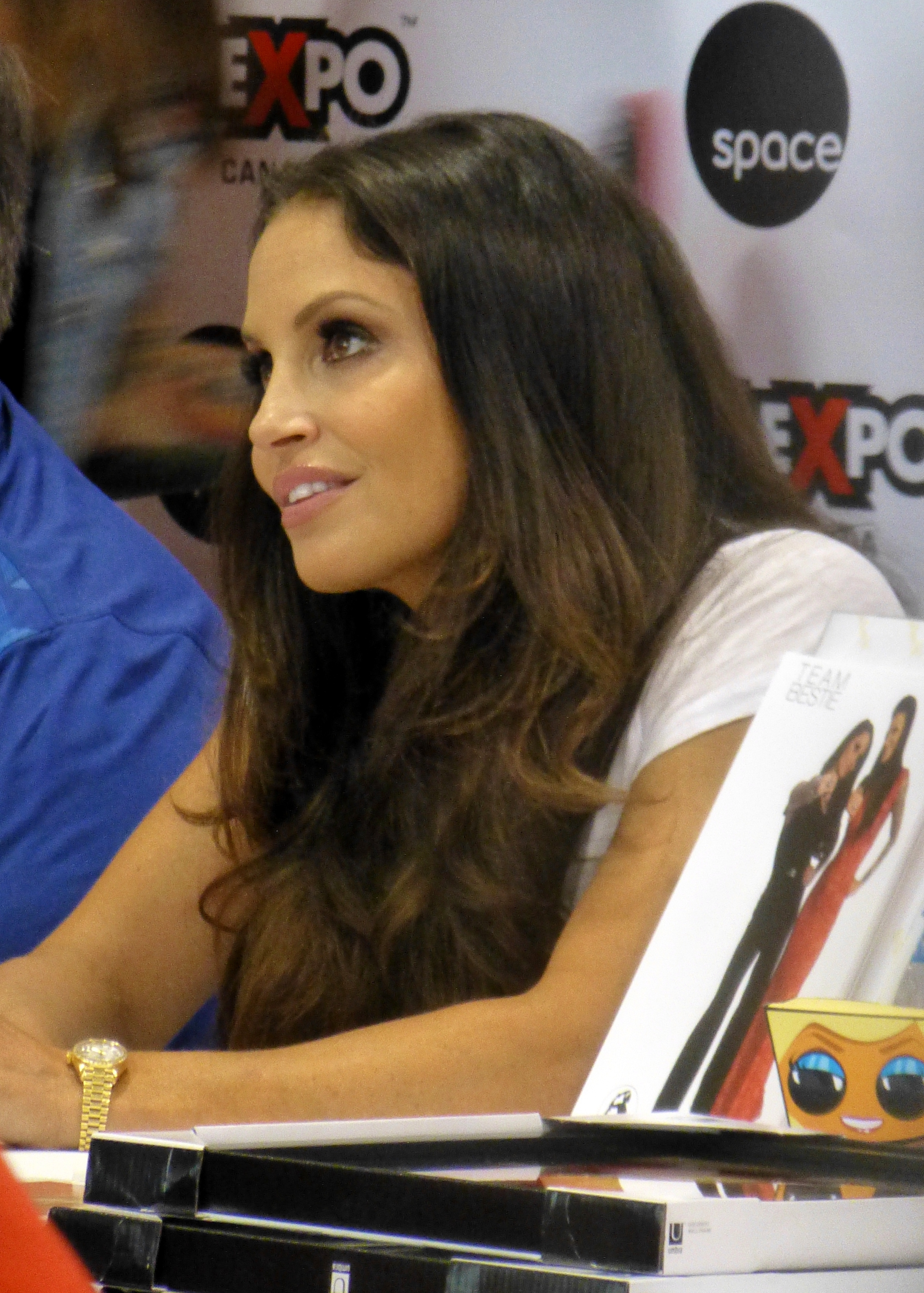 trish stratus brown hair