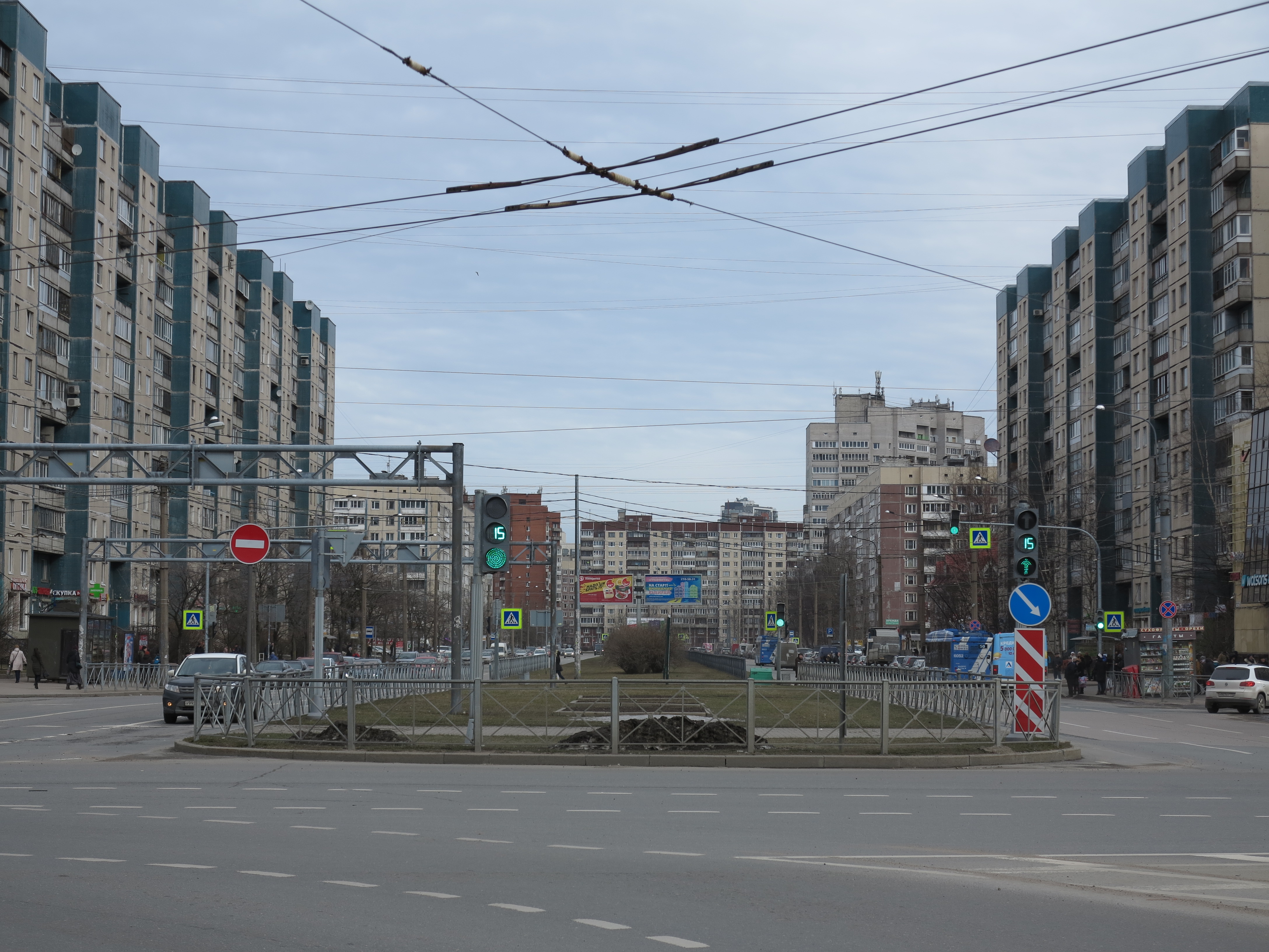 фото у метро комендантский проспект