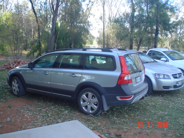 File:Volvo XC70 D5 (16230657357).jpg