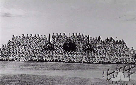 File:15 Squadron RAAF personnel with Beaufort AWM P00074.001.jpg