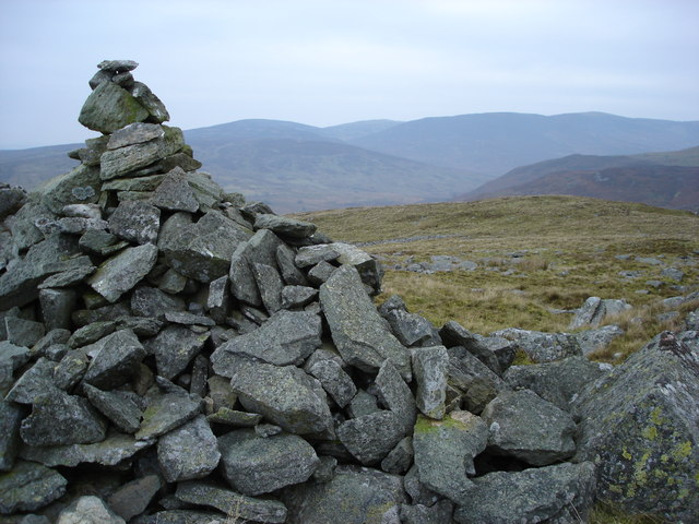 File:A Minor Height - geograph.org.uk - 595366.jpg
