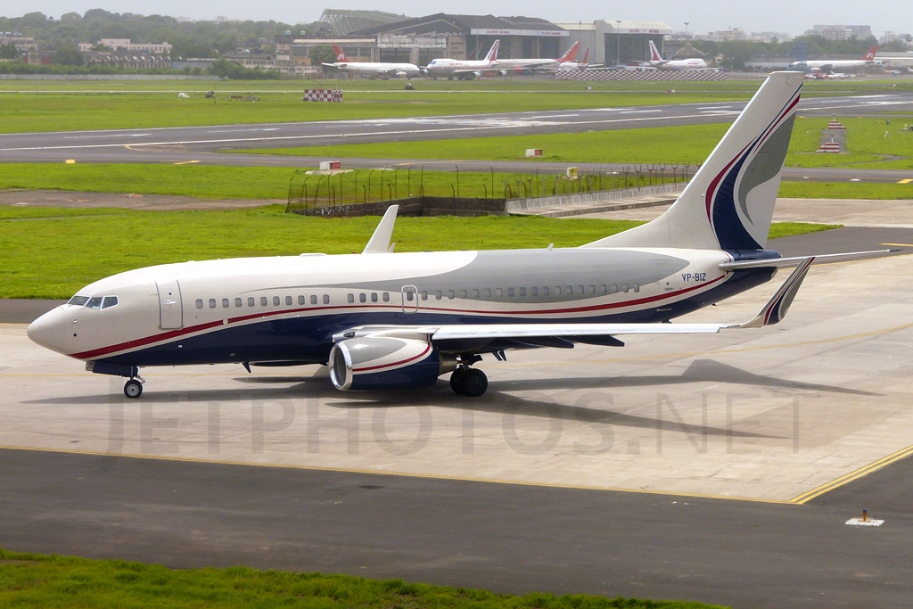 File:Boeing 737-7AU(BBJ), ACM Air Charter JP7136759.jpg ...