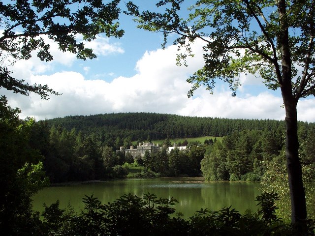 File:Bowhill - geograph.org.uk - 29633.jpg