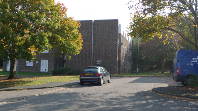 File:Bridgeway (2), New Bradwell - geograph.org.uk - 1543160.jpg