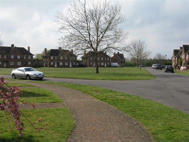 File:Churchill Close, Stewartby - geograph.org.uk - 767128.jpg