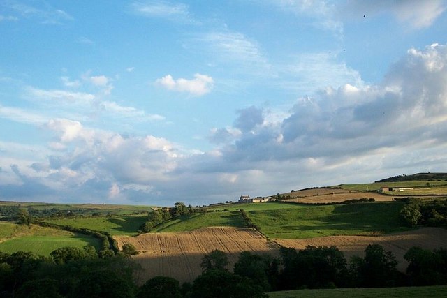 File:Demesne Farm from Low Farm, near Fylingthorpe - geograph.org.uk - 367397.jpg