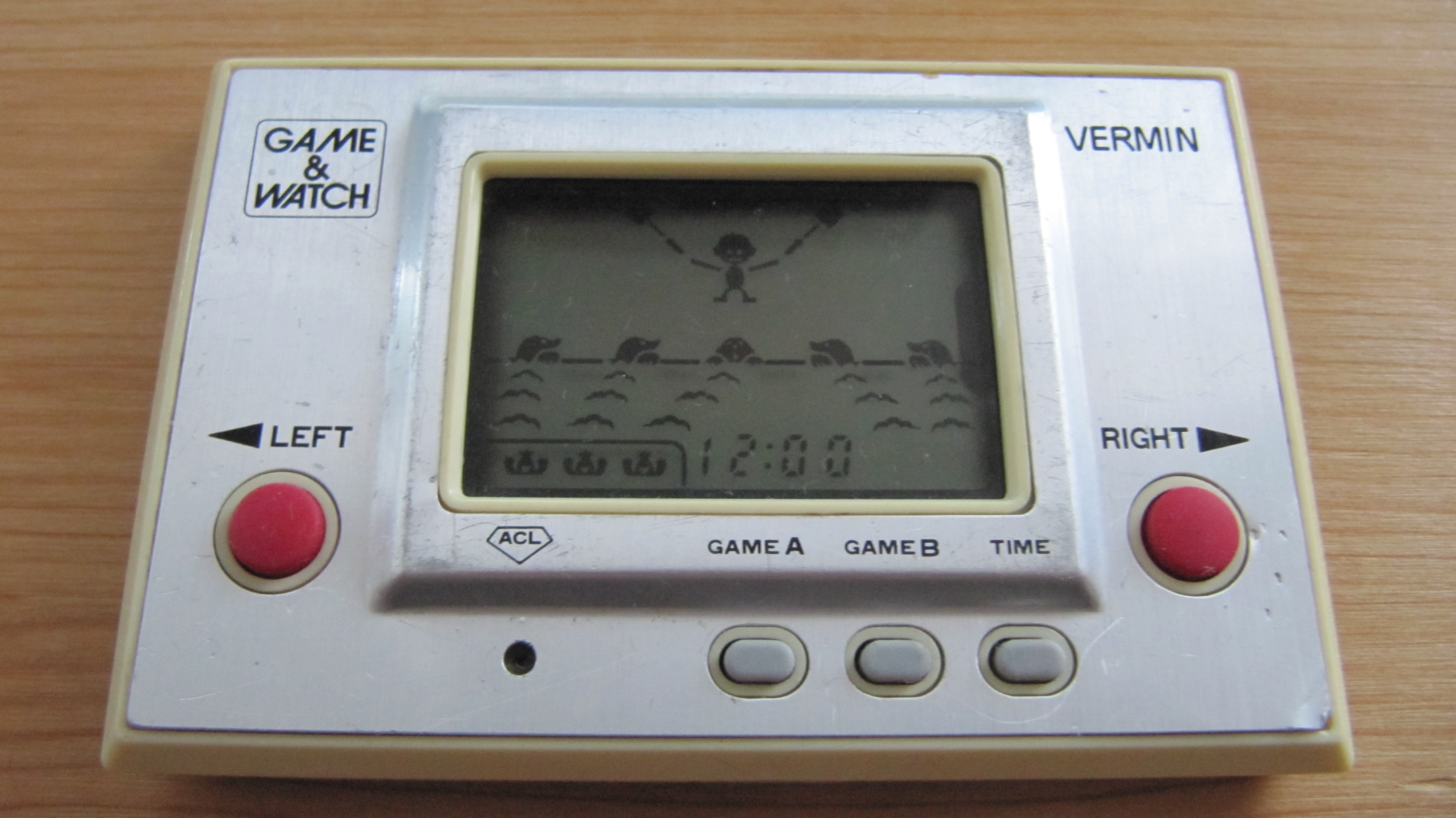 ファイル:GameAndWatch Vermin.jpg - Wikipedia