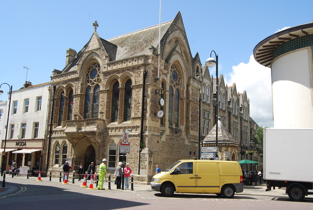 File:Hastings Town Hall (geograph 2695872).jpg