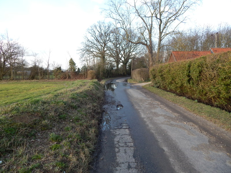 File:Heath Road in between Polstead Heath and Polstead - geograph.org.uk - 3865823.jpg