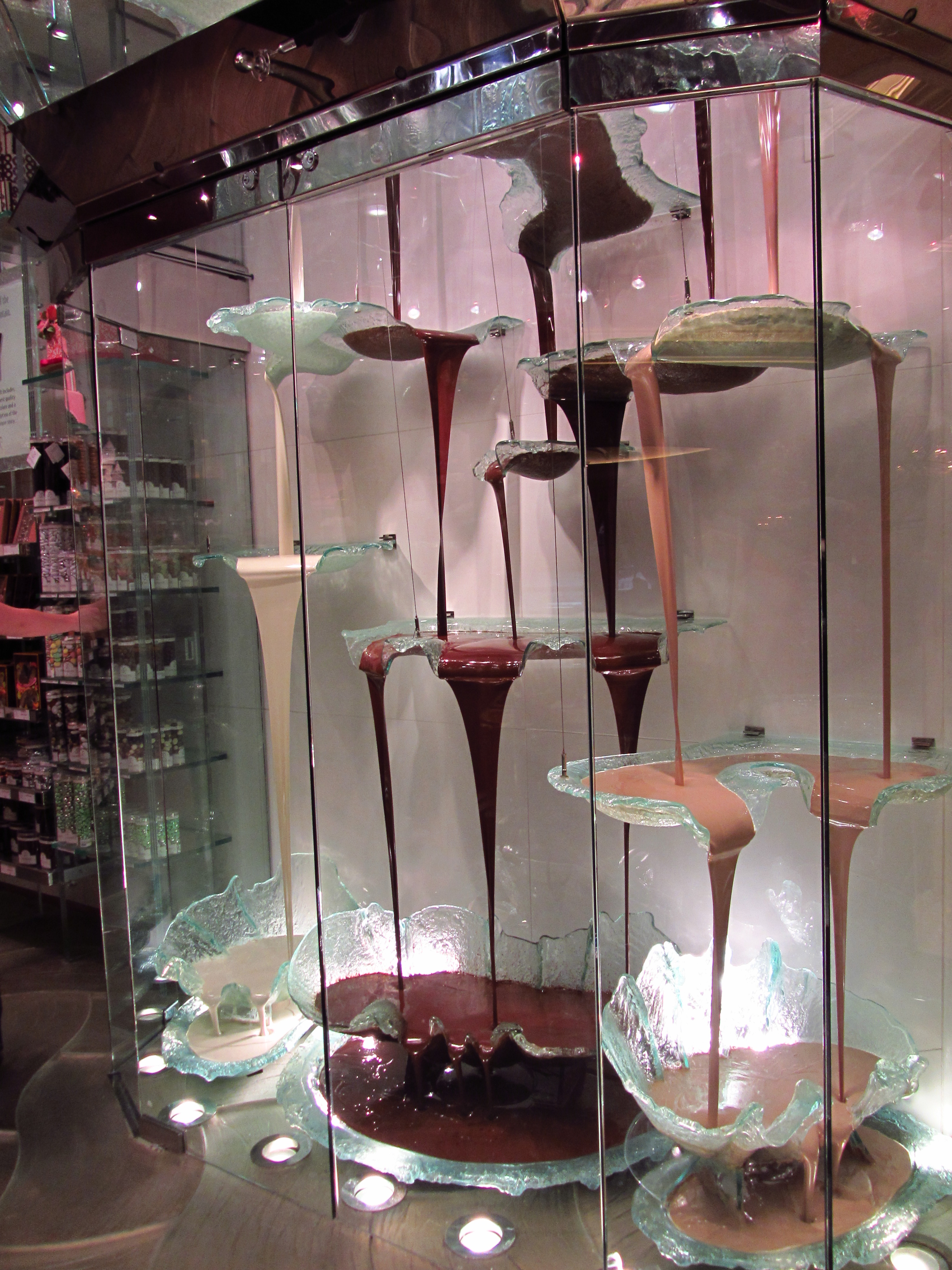 https://upload.wikimedia.org/wikipedia/commons/6/6f/Jean_Philippe_-_Chocolate_Fountain.jpg