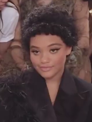 File:Kiersey Clemons Miu Miu Paris Fashion Week 2019.png