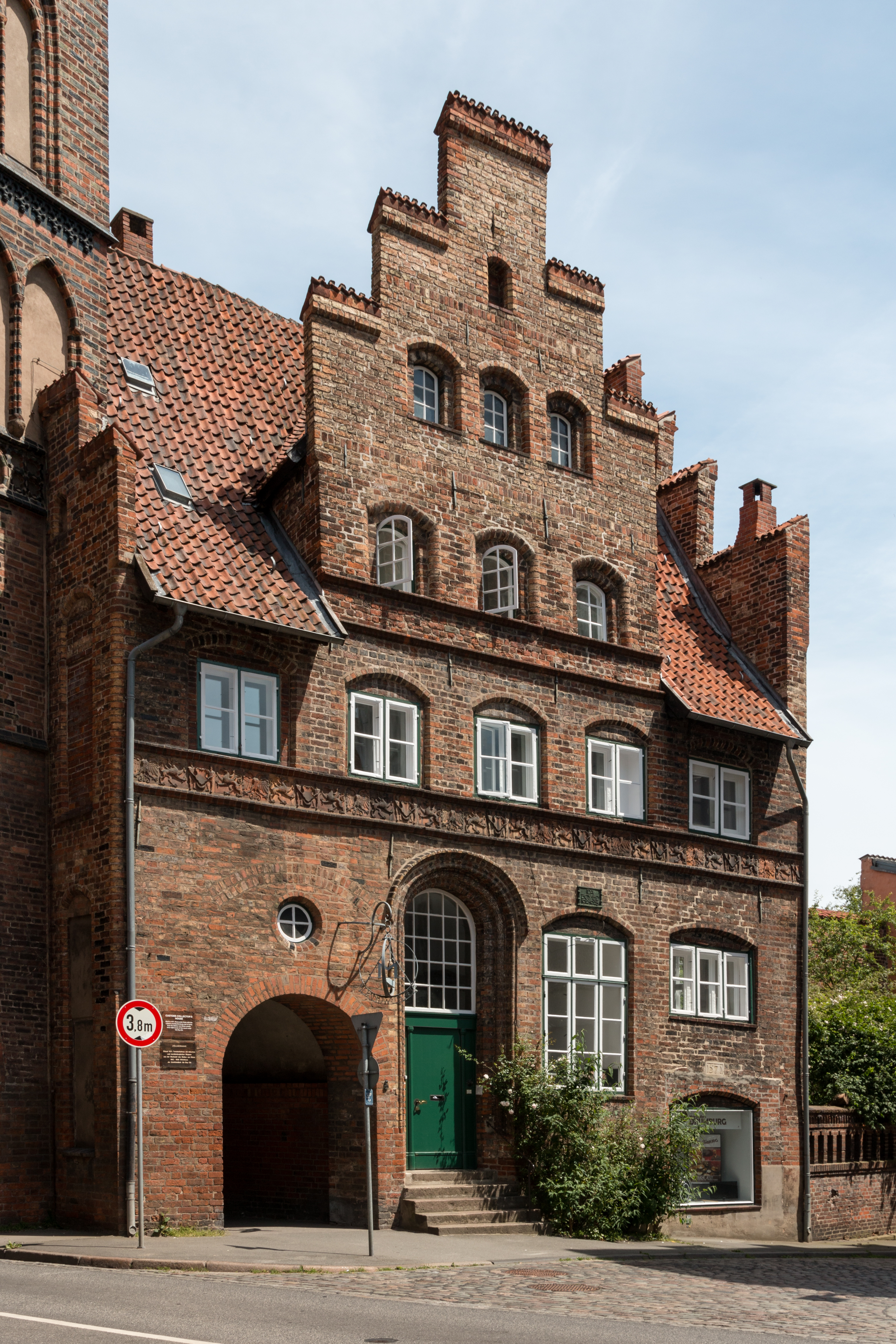 File Lubeck Zollnerhaus Am Burgtor 2017 0261 Jpg