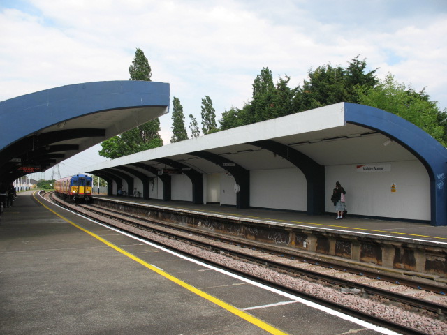 File:Malden Manor railway station in 2008.jpg