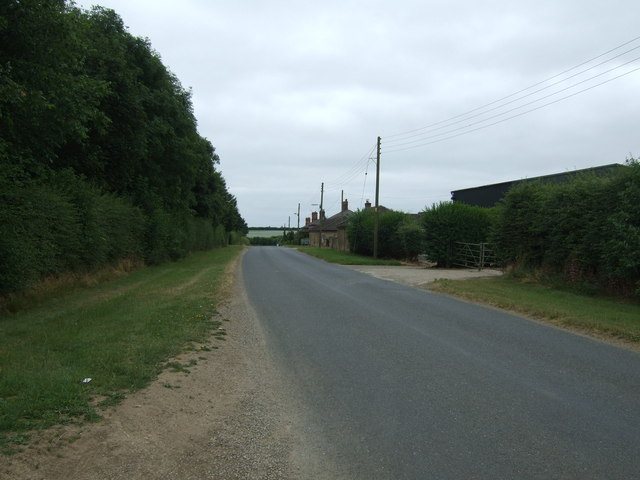 File:Minor road heading past Mere Hall Farm (geograph 3563903).jpg