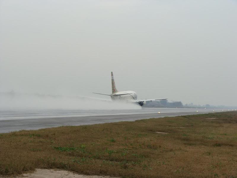 File:PIA BOEING FAISALABAD AIRPORT 03.jpg