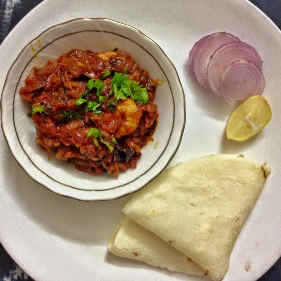 File:Prawns masala & Bhakri.jpg - Wikimedia Commons