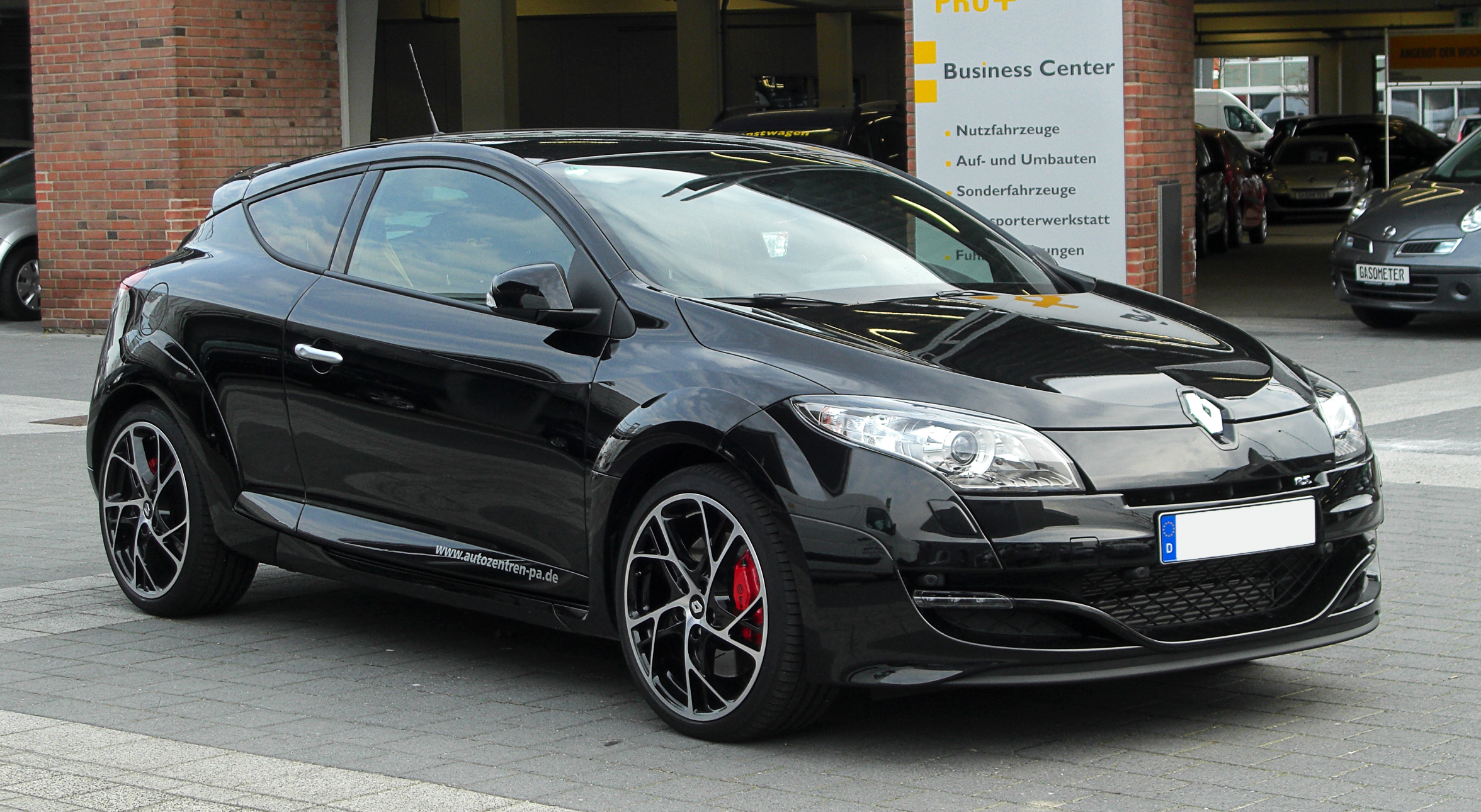 File:Renault Mégane RS (III) – Frontansicht, 12. März 2011, Düsseldorf.jpg  - Wikimedia Commons