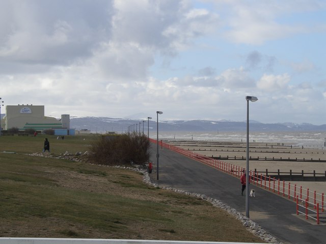 File:Rhyl Pavilion Theatre - geograph.org.uk - 431019.jpg