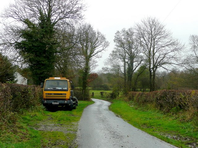 File:Road from Ffynnon-Fair - geograph.org.uk - 1578875.jpg