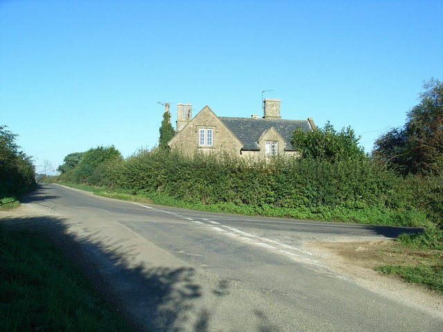 File:Road junction and High Lodge Farm - geograph.org.uk - 272503.jpg