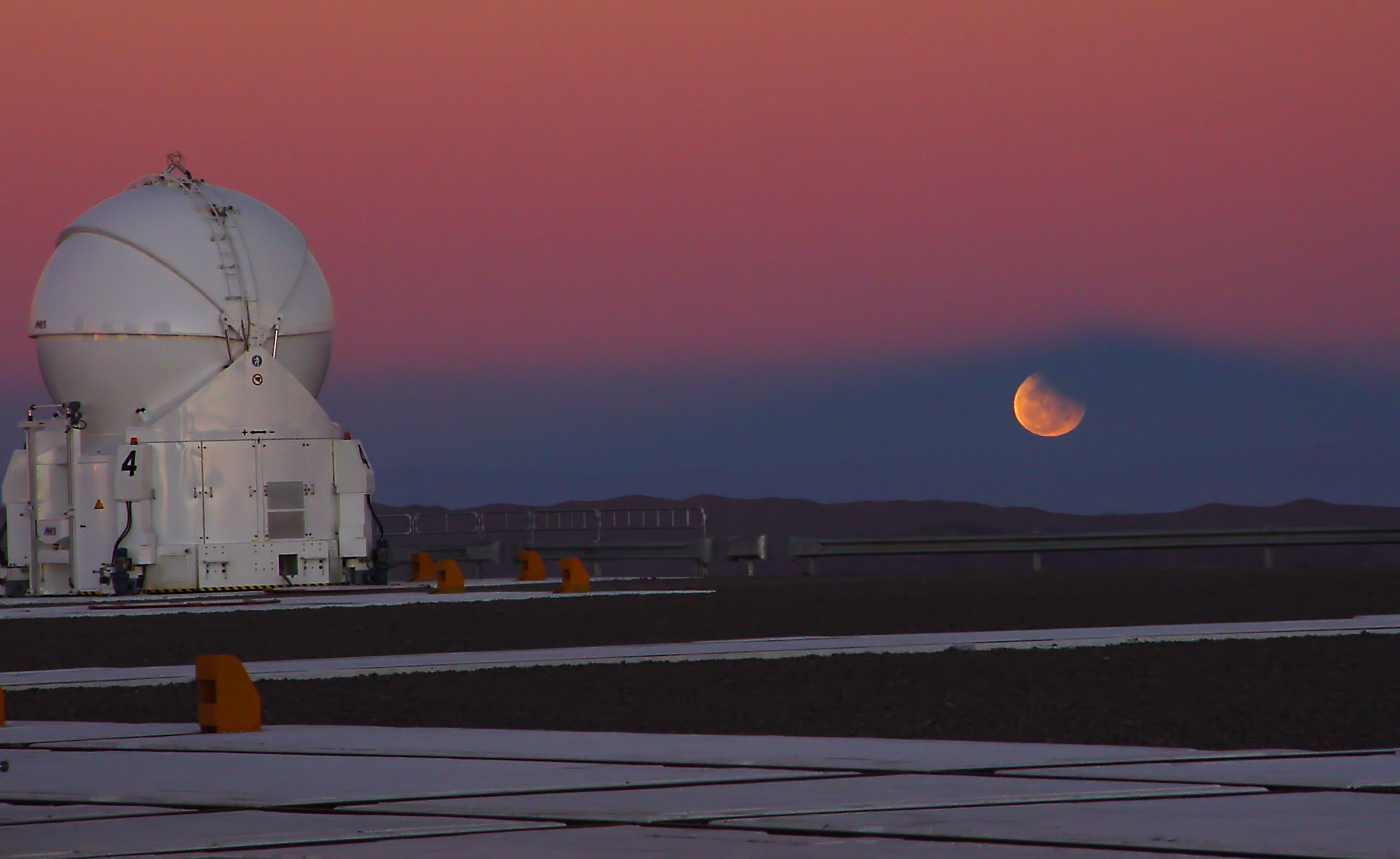 Very large telescope. Паранальская обсерватория Чили. Паранальская обсерватория VLT. Телескоп— very large Telescope.. VLT телескоп.