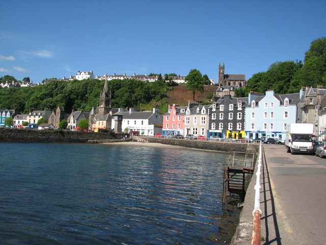 File:Tobermory town - geograph.org.uk - 872582.jpg