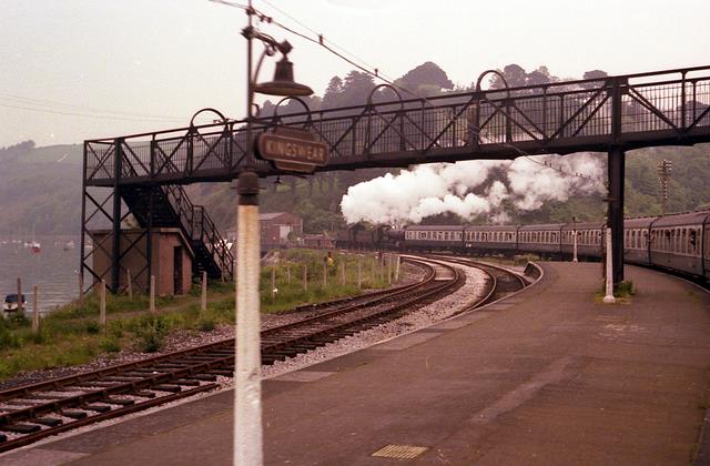 File:Torbay Express at Kingswear - geograph.org.uk - 874389.jpg