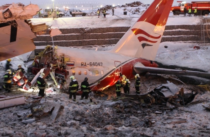 File:Wreckage of Red Wings Airlines Flight 9268.jpg - Wikimedia