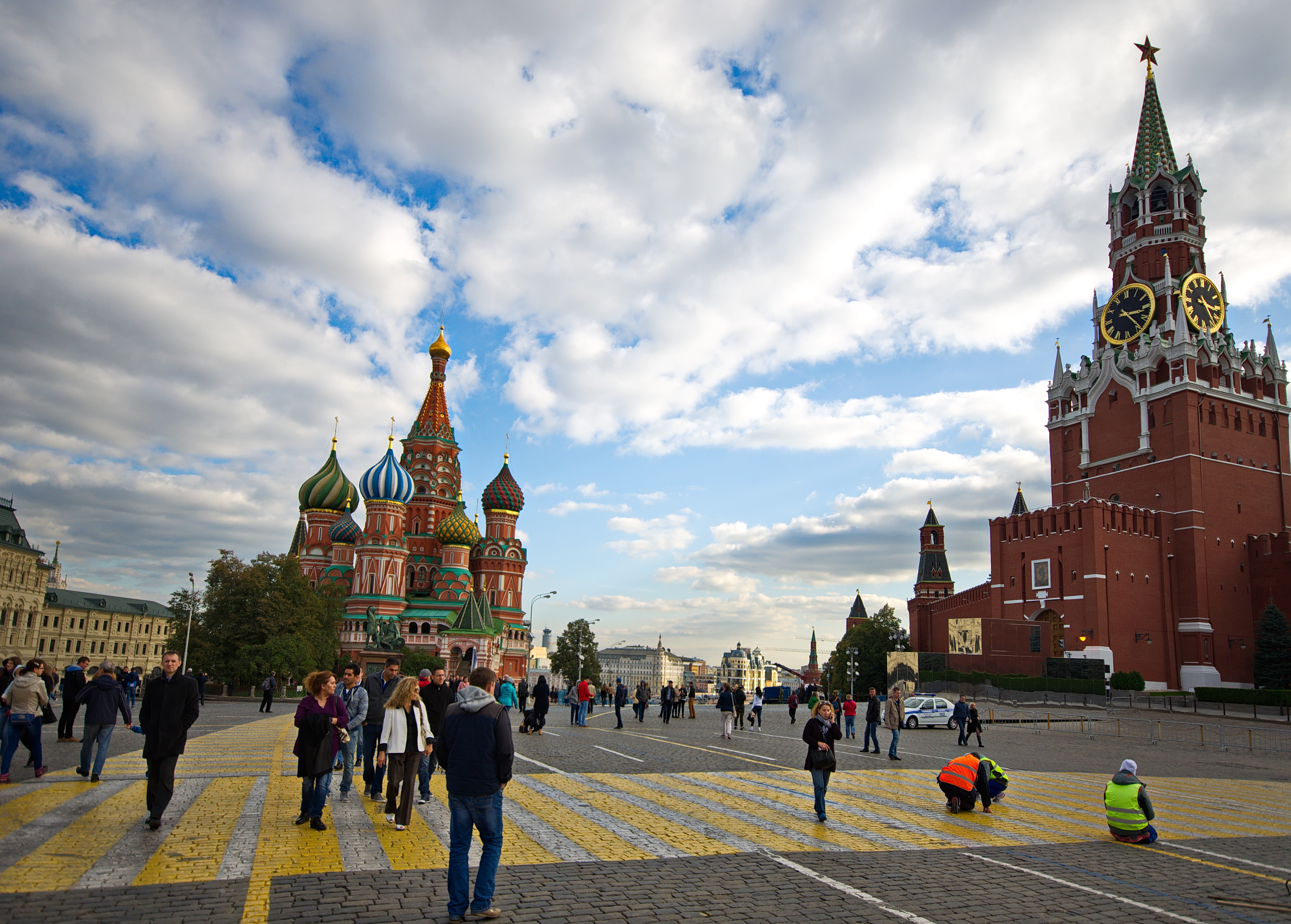 Красная площадь дорога. Красная площадь Смоленск. Острова красная площадь. Красная площадь плац. Красная площадь в Казахстане.