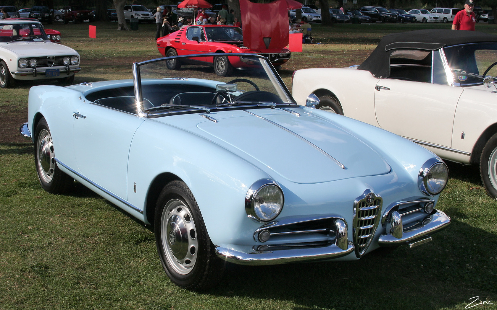 File:1958 Alfa Romeo Giulietta Spider - lt blue - fvr (4637154957