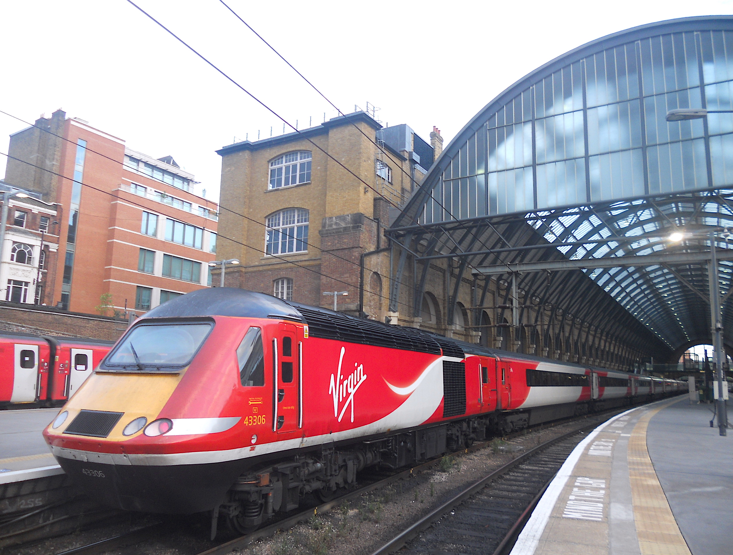 Поезд Лондон Берлин. Женева Лондон поезд. C2c Trains London.