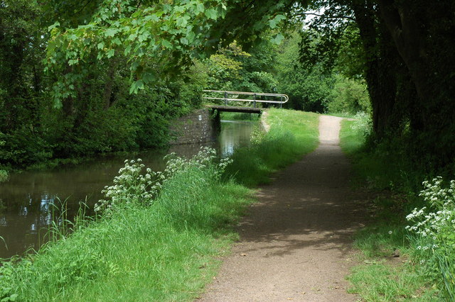 File:Bridge 100, Monmouthshire and Brecon Canal - geograph.org.uk - 1318602.jpg