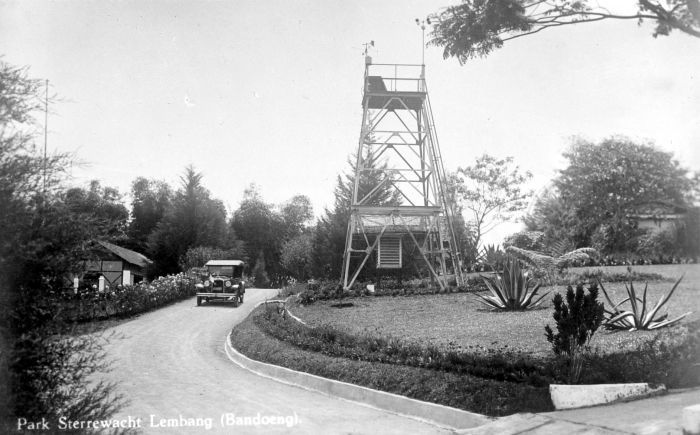 File:COLLECTIE TROPENMUSEUM Park van de Sterrewacht te Lembang TMnr 10014999.jpg