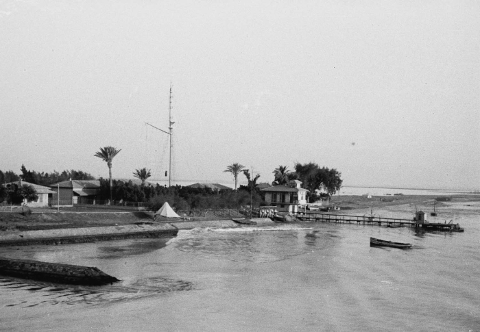 File:COLLECTIE TROPENMUSEUM Station aan het Suezkanaal TMnr 10029818.jpg