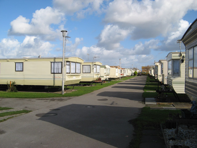 File:Caravans, Miller's Cottage - geograph.org.uk - 1015738.jpg