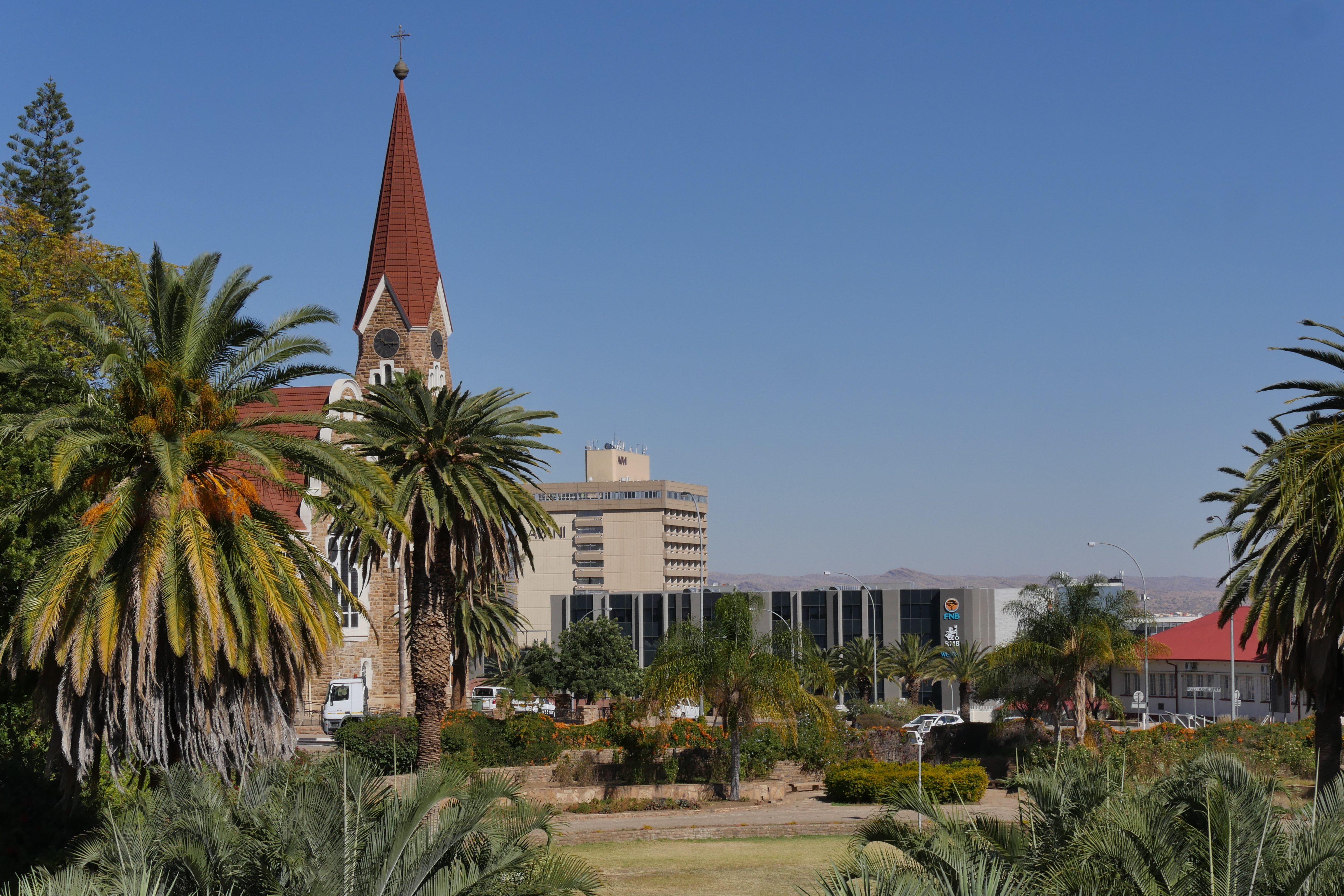 File Christuskirche Am Parliament Garden Windhoek Jpg Wikimedia